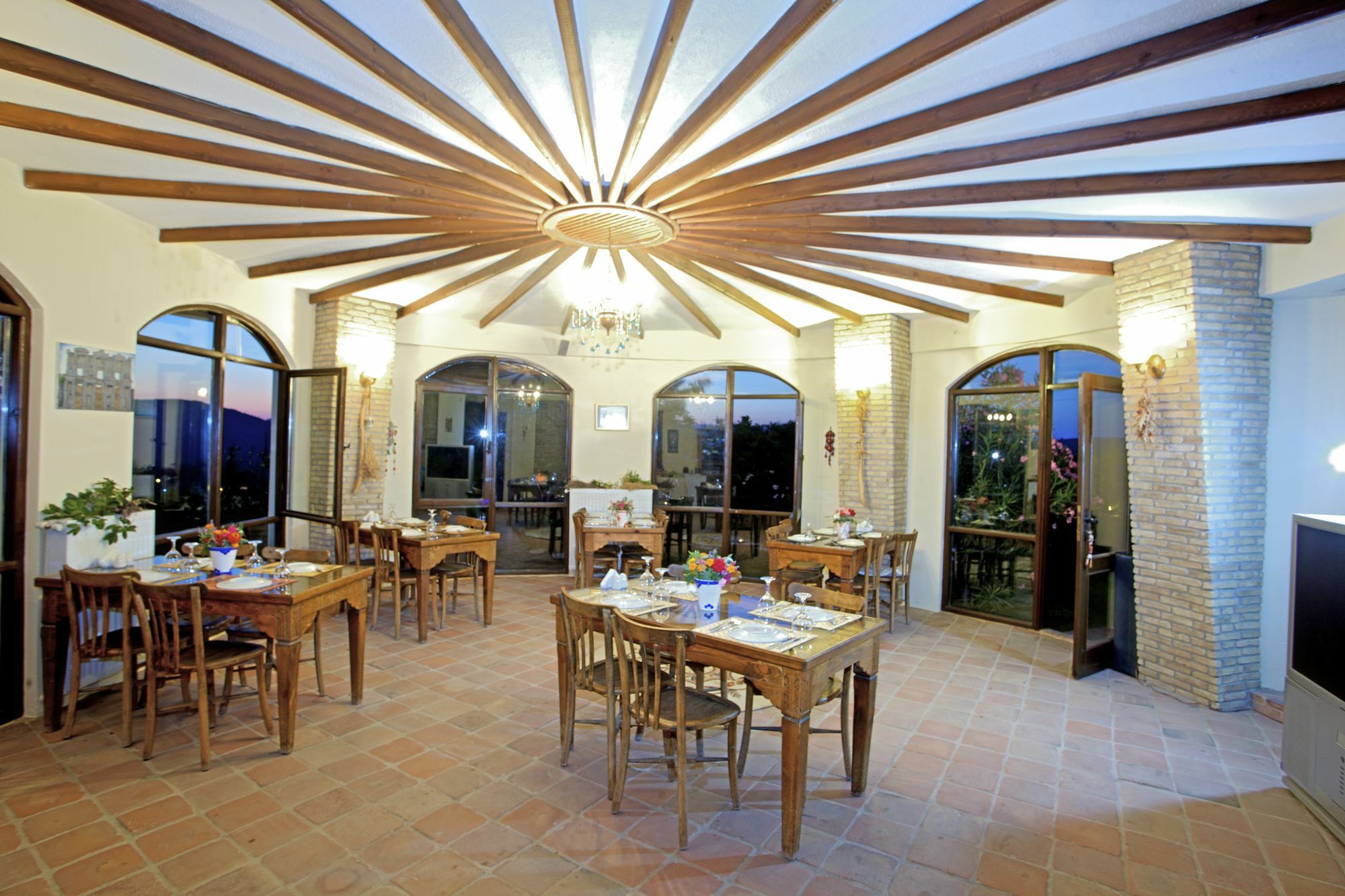 Efes Butik Otel Kirazli (Aegean) Exterior photo
